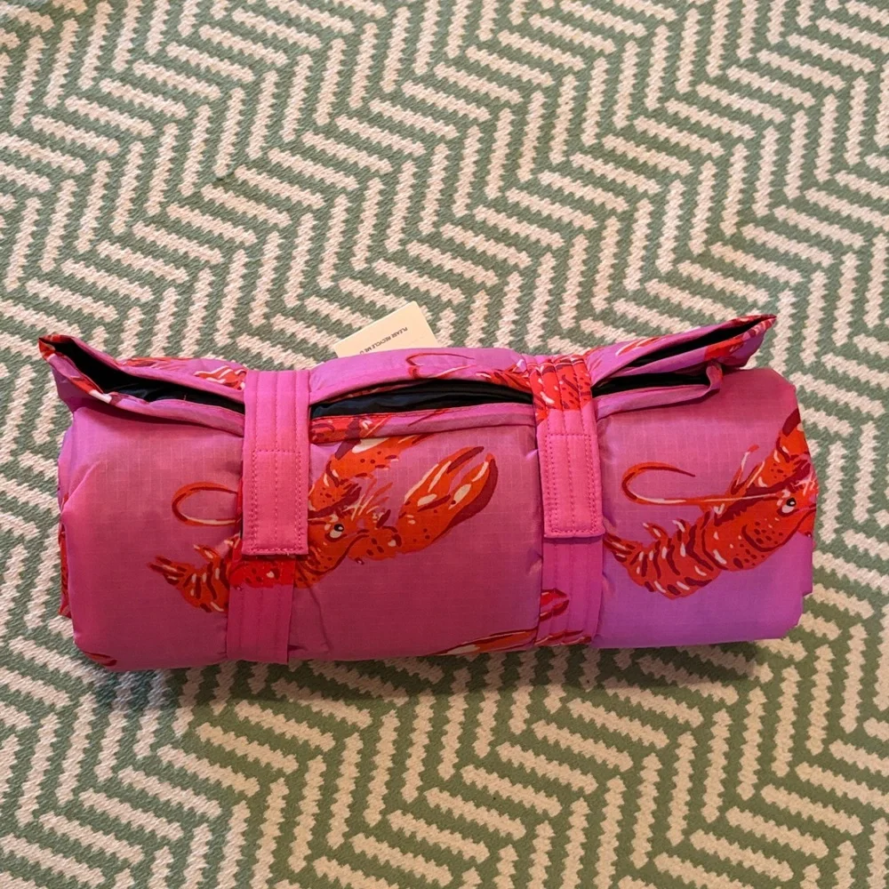 NWT BAGGU Puffy Picnic Blanket Lobster - Picture 5 of 6